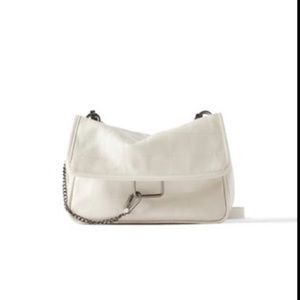 🔥Zara cream shoulder bag 🔥